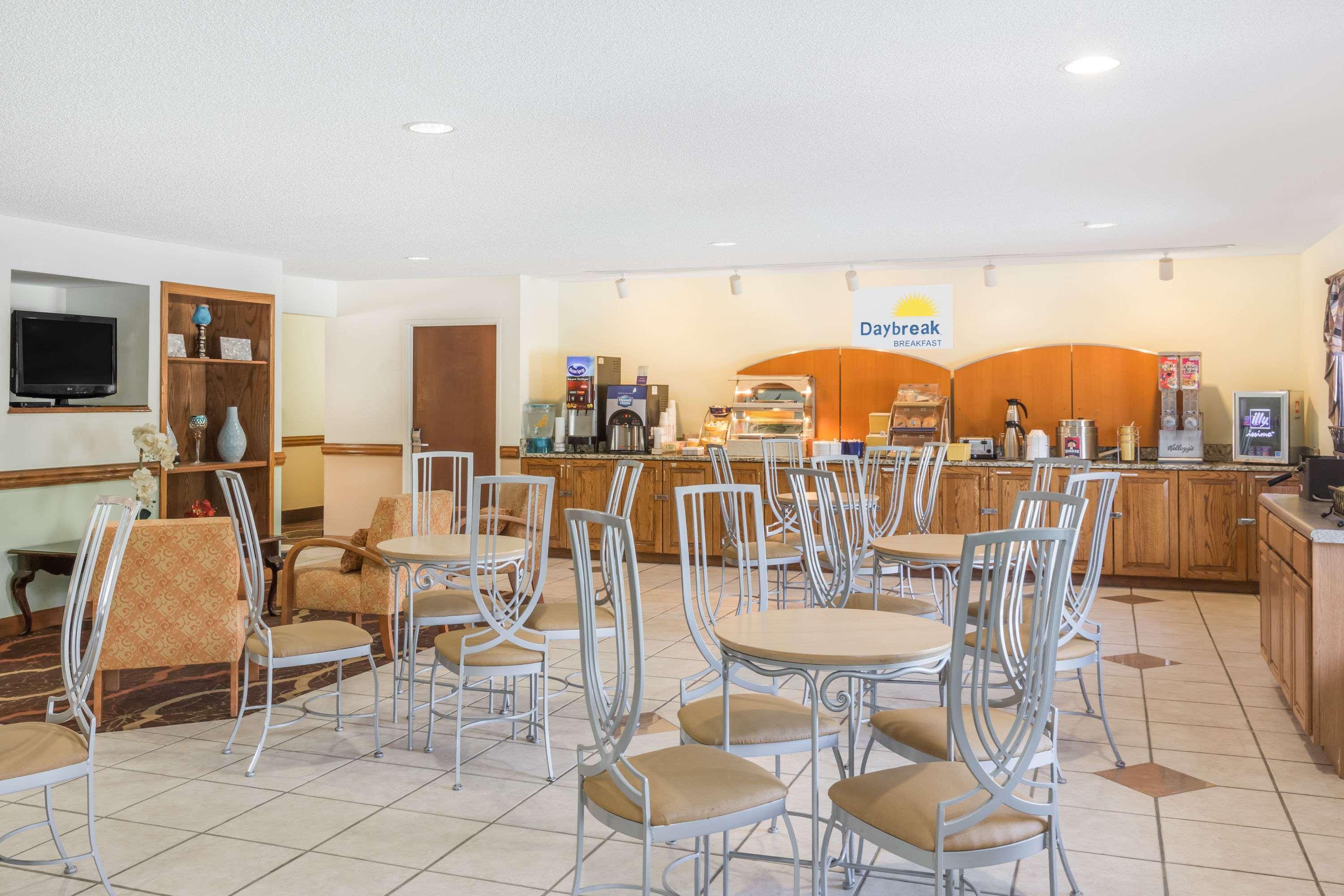 Days By Wyndham Shallotte