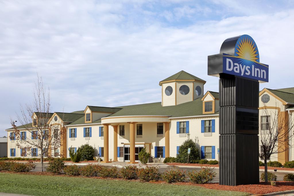 Days By Wyndham Hotel