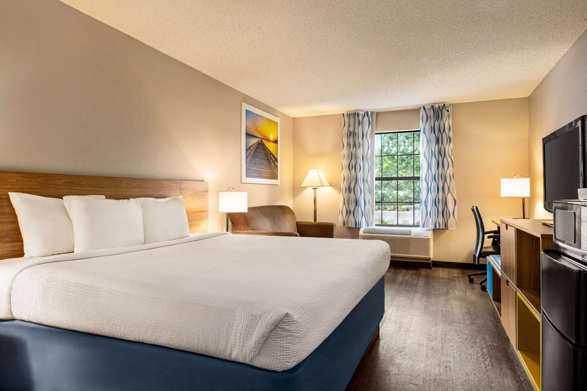 Days By Wyndham Hotel Shallotte